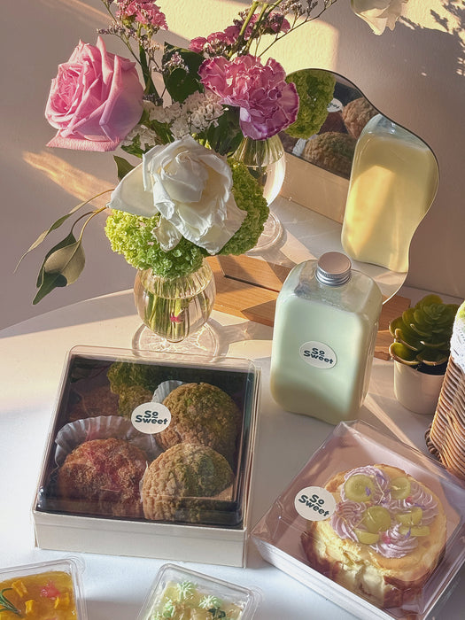 Sweet Green Whispers Picnic Basket 🧺