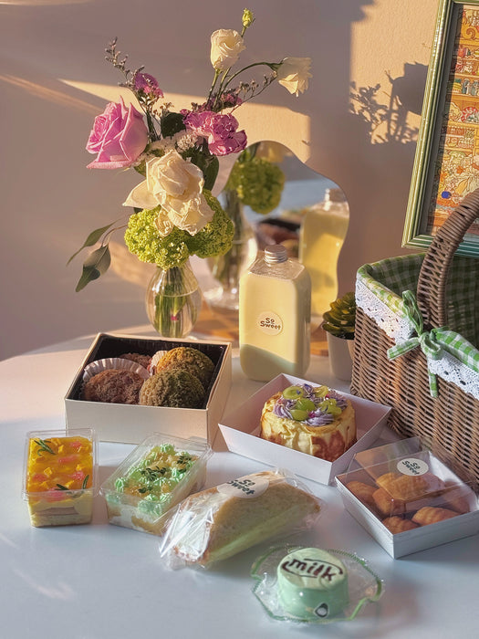 Sweet Green Whispers Picnic Basket 🧺