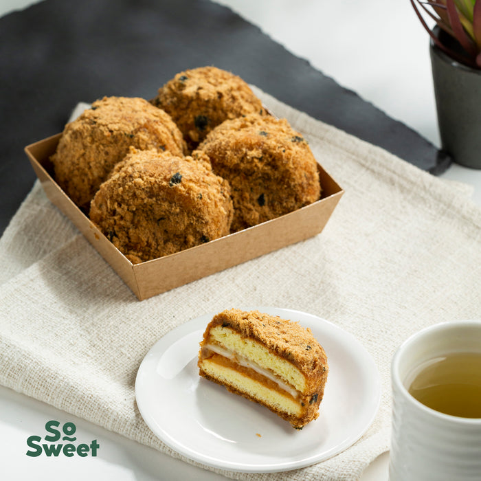 Soft Cake and Homemade Salted Egg Sauce With Pork Floss 4PC (London-In Stock)